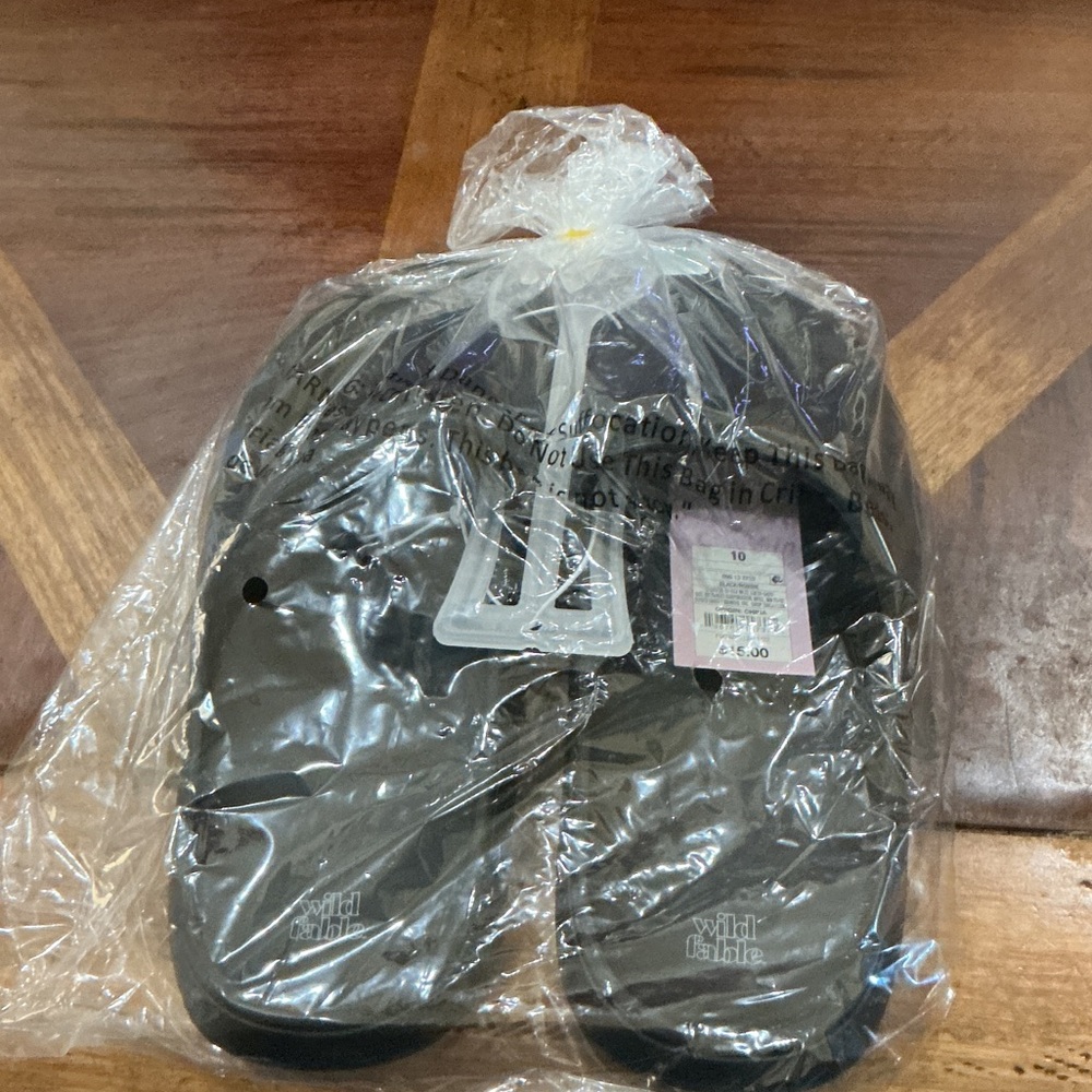 Wild Fable Women's Black Slippers